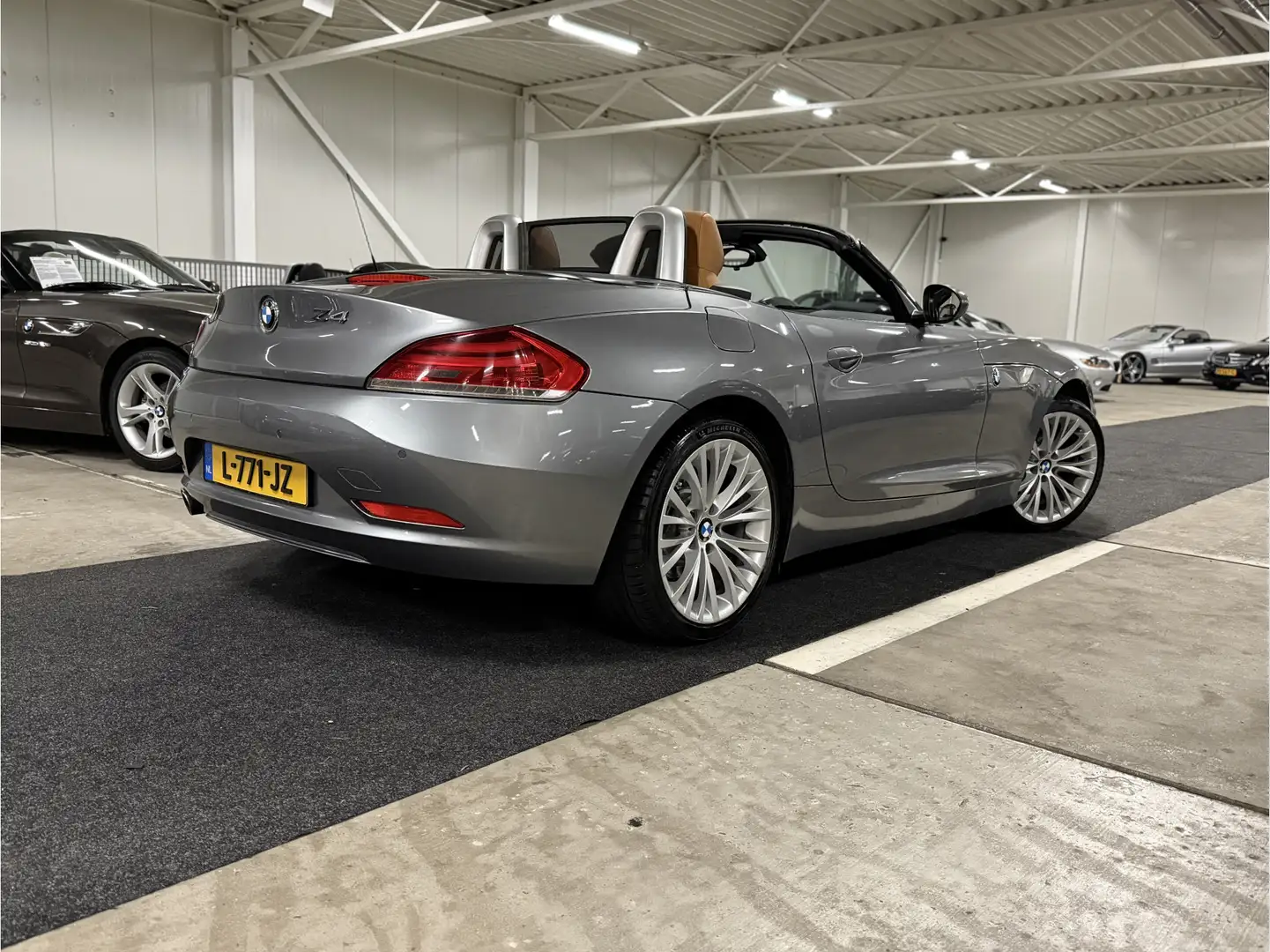 BMW Z4 [E89] sDrive23i Aut. Executive l Cruise l HiFi l B Grau - 2