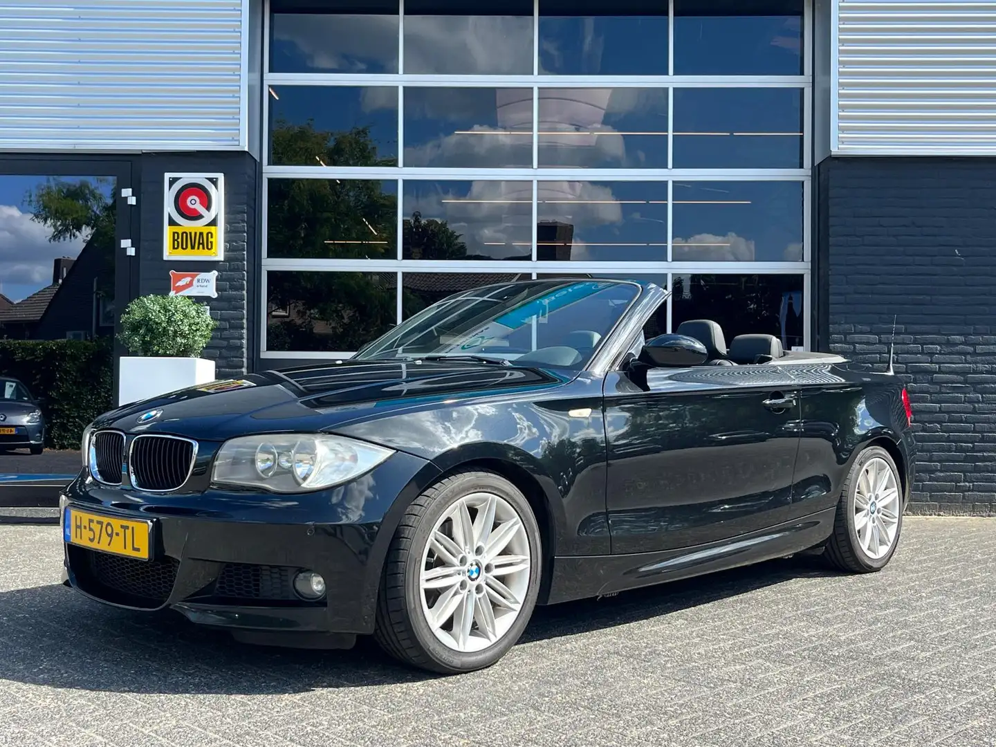 BMW 118 1-serie Cabrio 118i M-Pakket, Airco, Radio, Pdc Zwart - 1