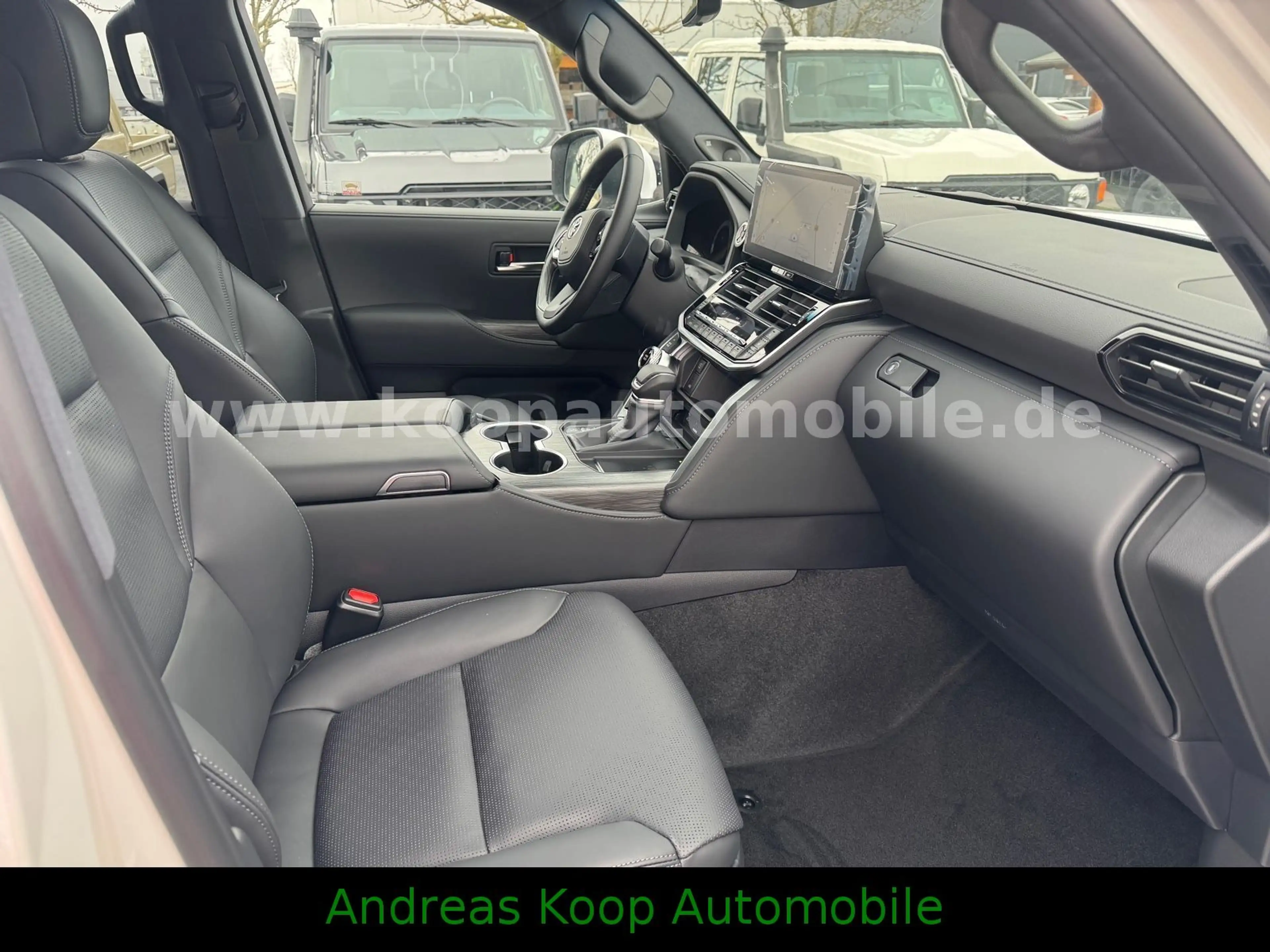 Toyota Land Cruiser 300 Premium ZX Mod 2026 3,3D V6 5-Sitze Sofort — photo 6