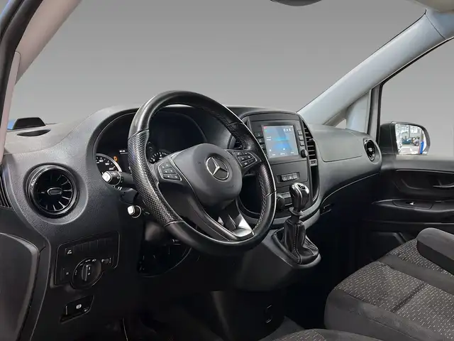 Mercedes-Benz Vito view 11