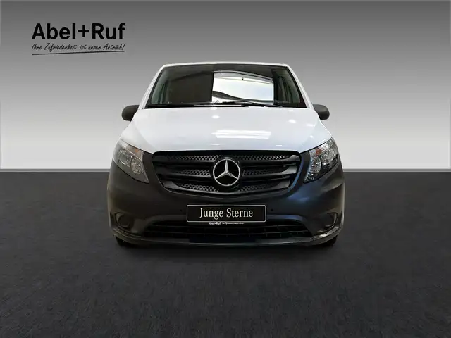 Mercedes-Benz Vito view 2