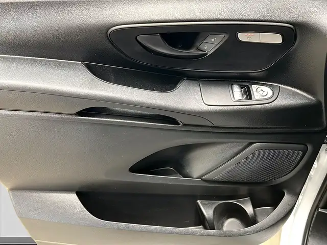 Mercedes-Benz Vito view 13