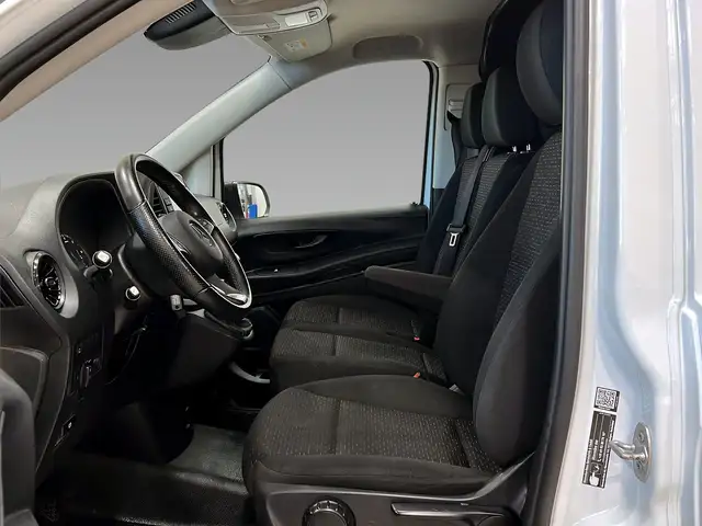 Mercedes-Benz Vito view 9