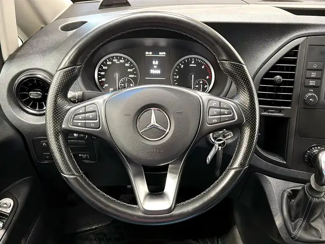 Mercedes-Benz Vito view 14