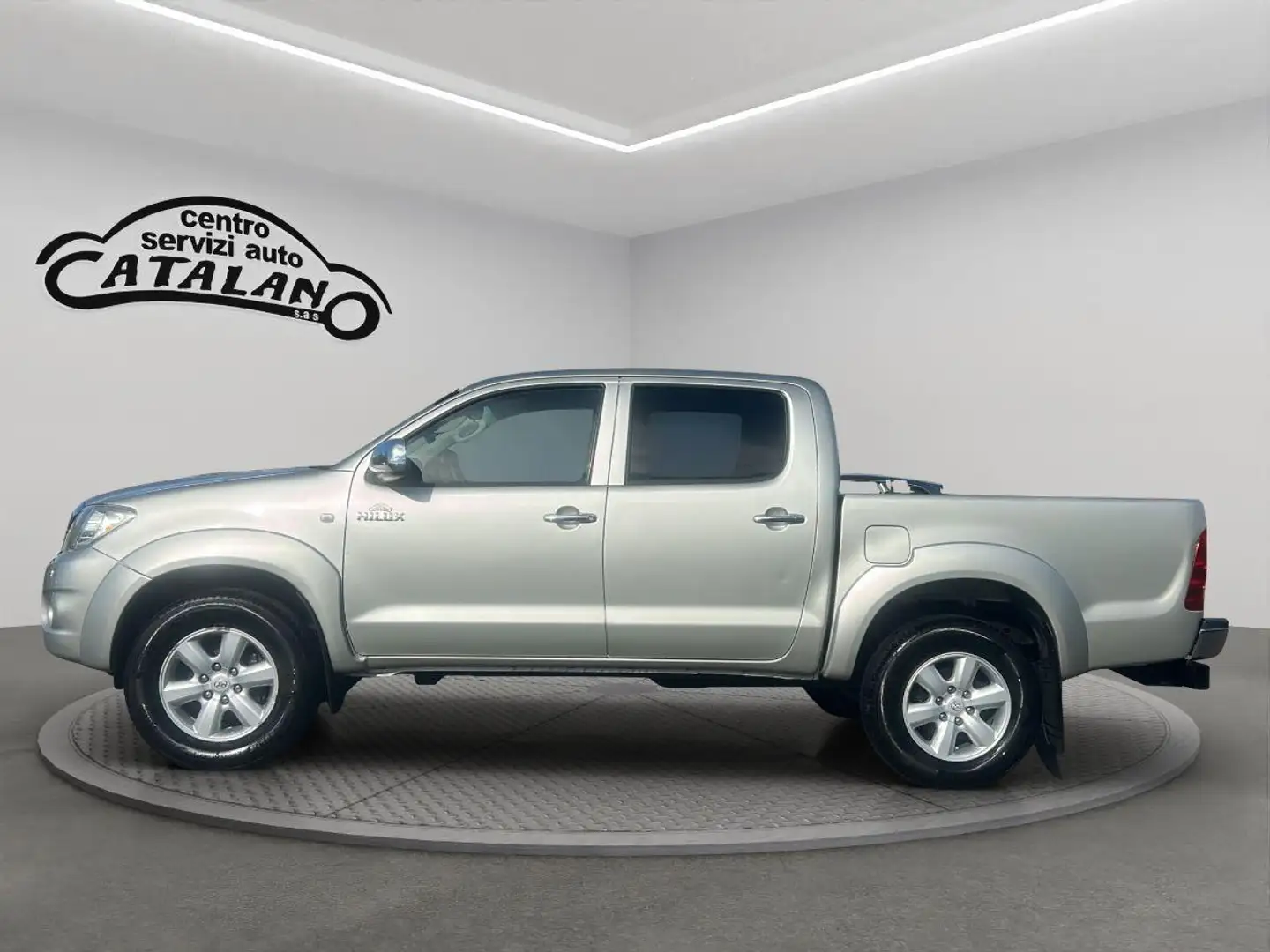 Toyota Hilux TOYOTA - 3.0 d-4d 171CV double cab SR 4x4 ri Gris - 2