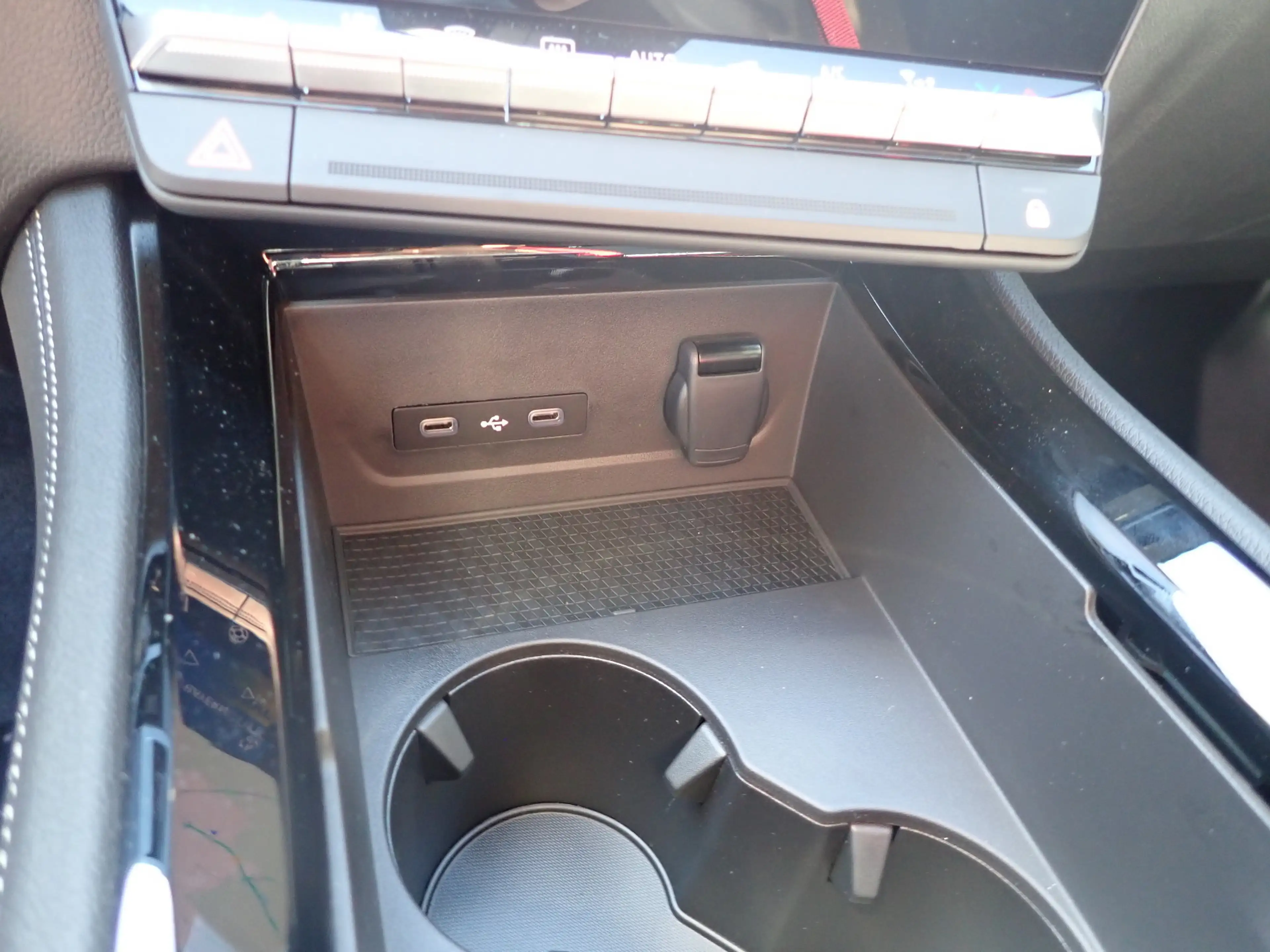Renault Austral Techno Mild Hybrid 150 Automatik — photo 13