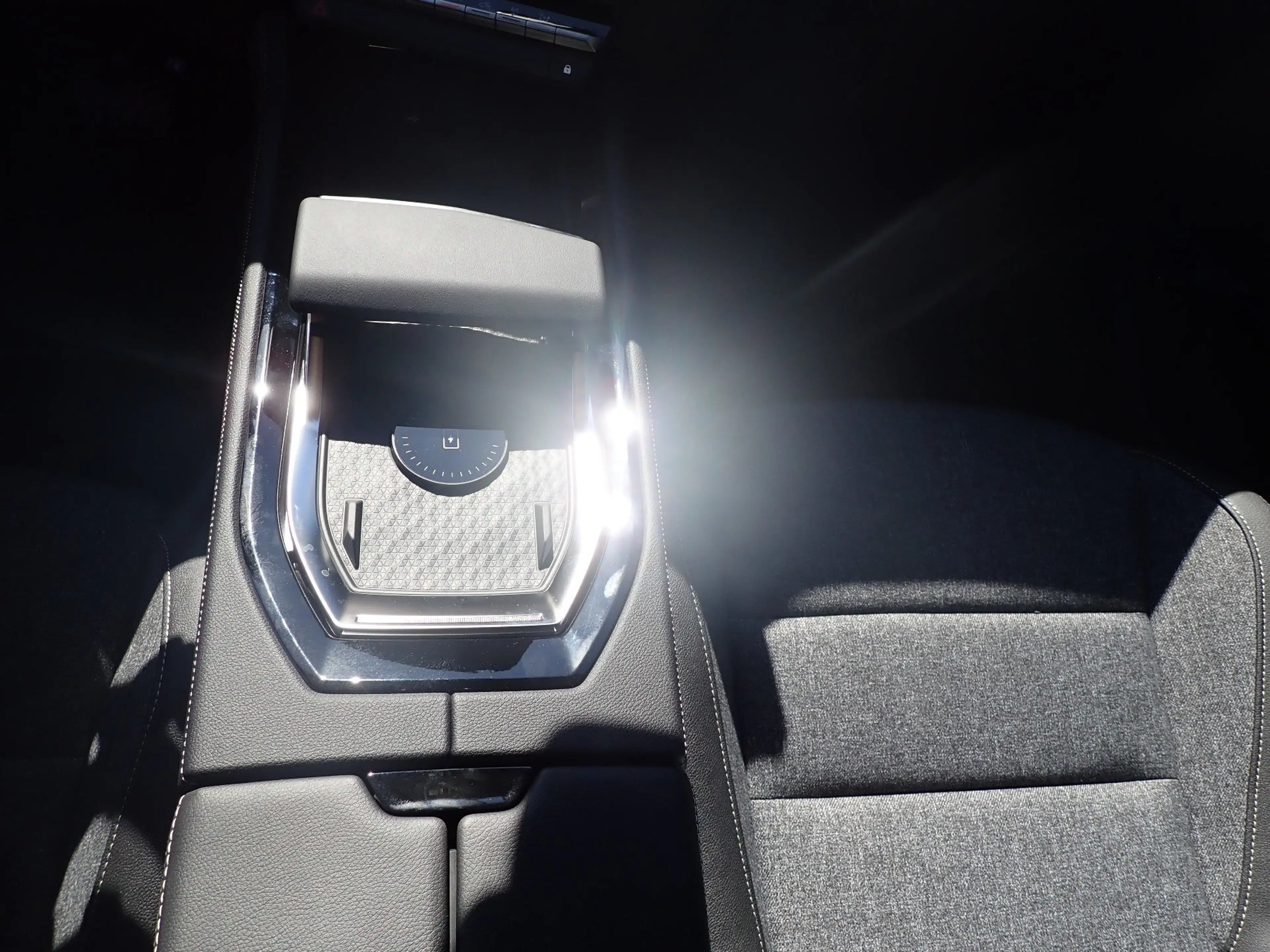 Renault Austral Techno Mild Hybrid 150 Automatik — photo 12