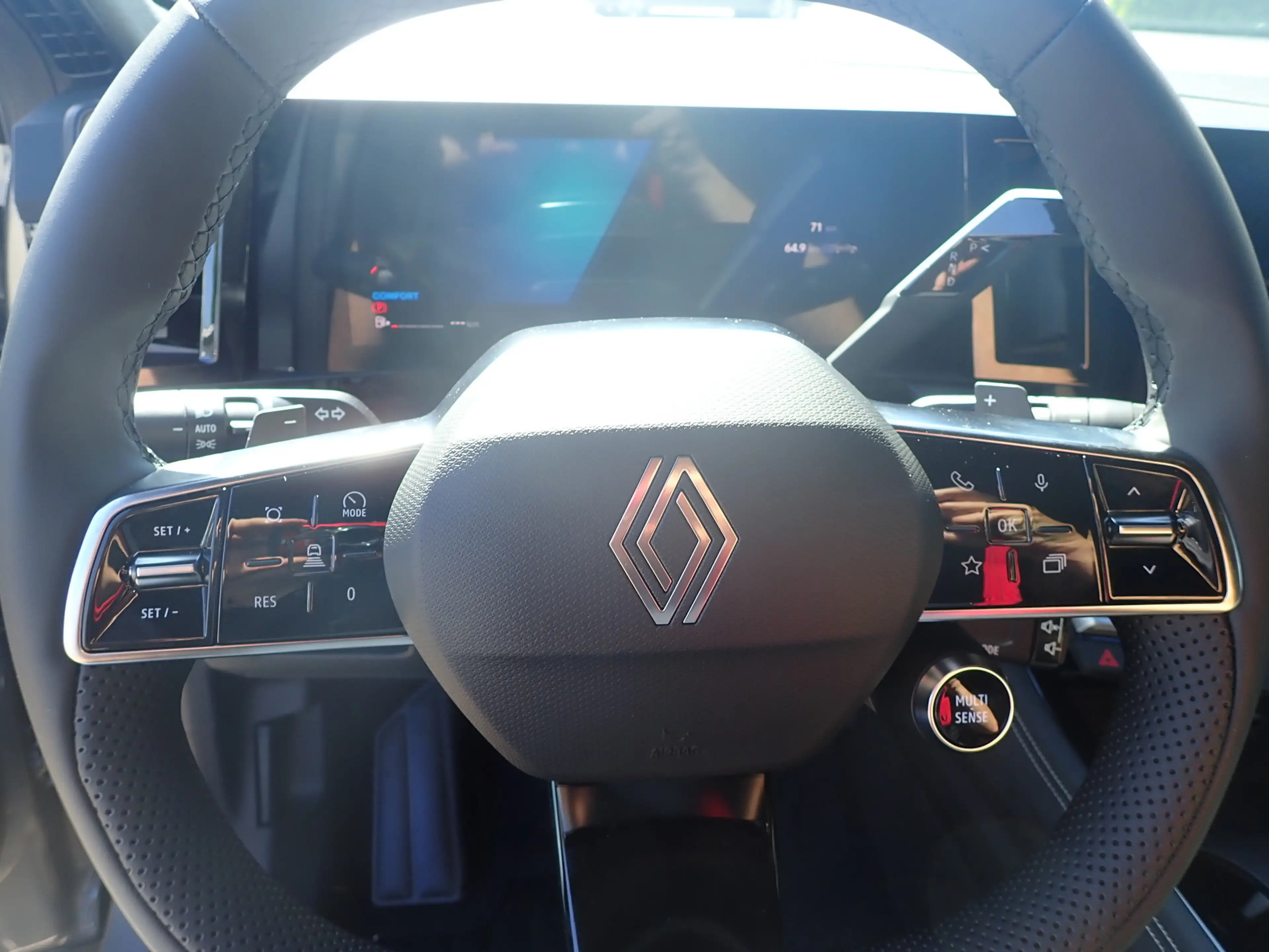 Renault Austral Techno Mild Hybrid 150 Automatik — photo 9