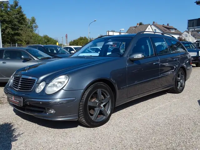 Mercedes-Benz E 220
