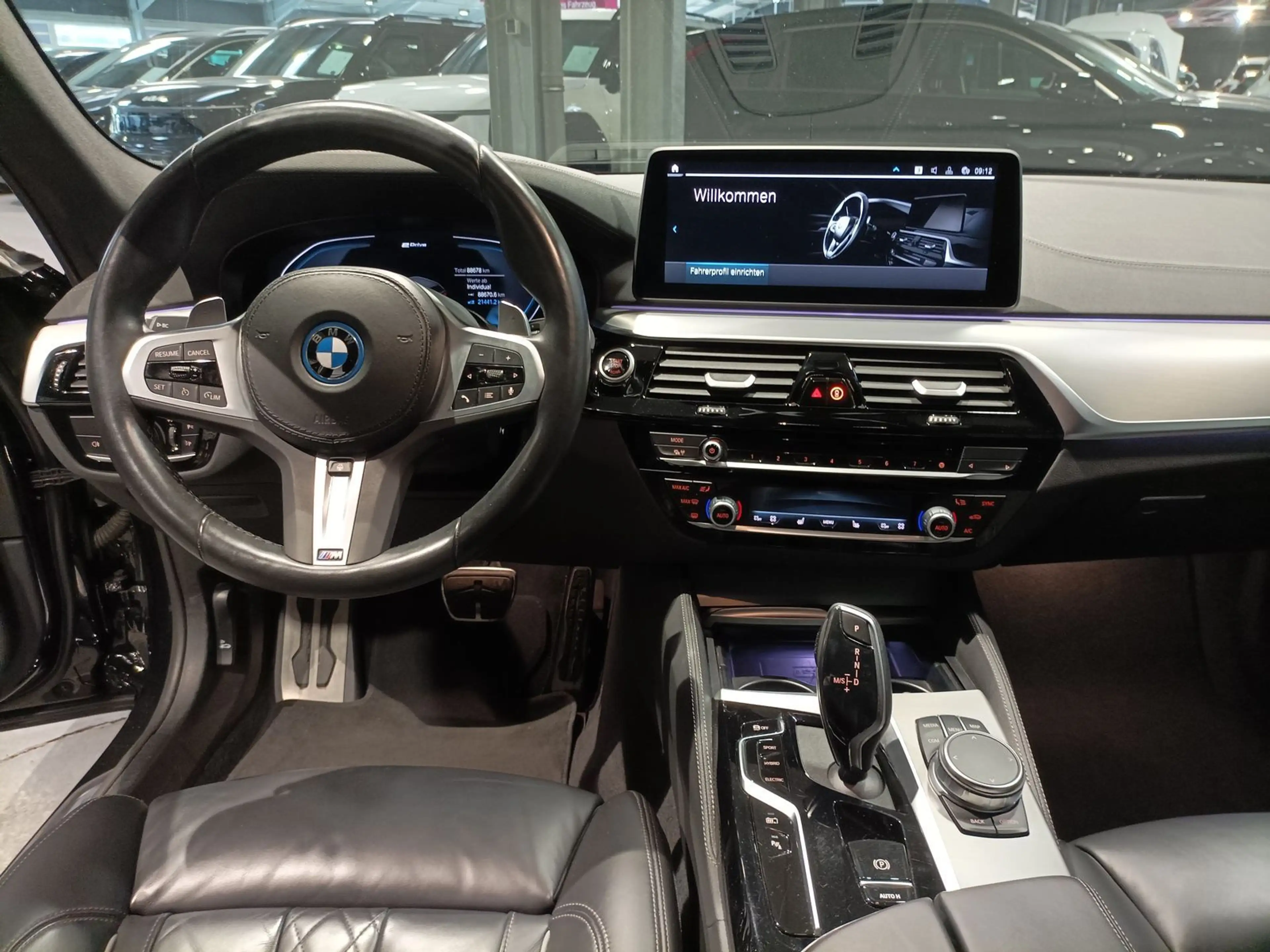 BMW 530 e M Sport LED|Navi|Kamera|AHK|Pano — photo 9