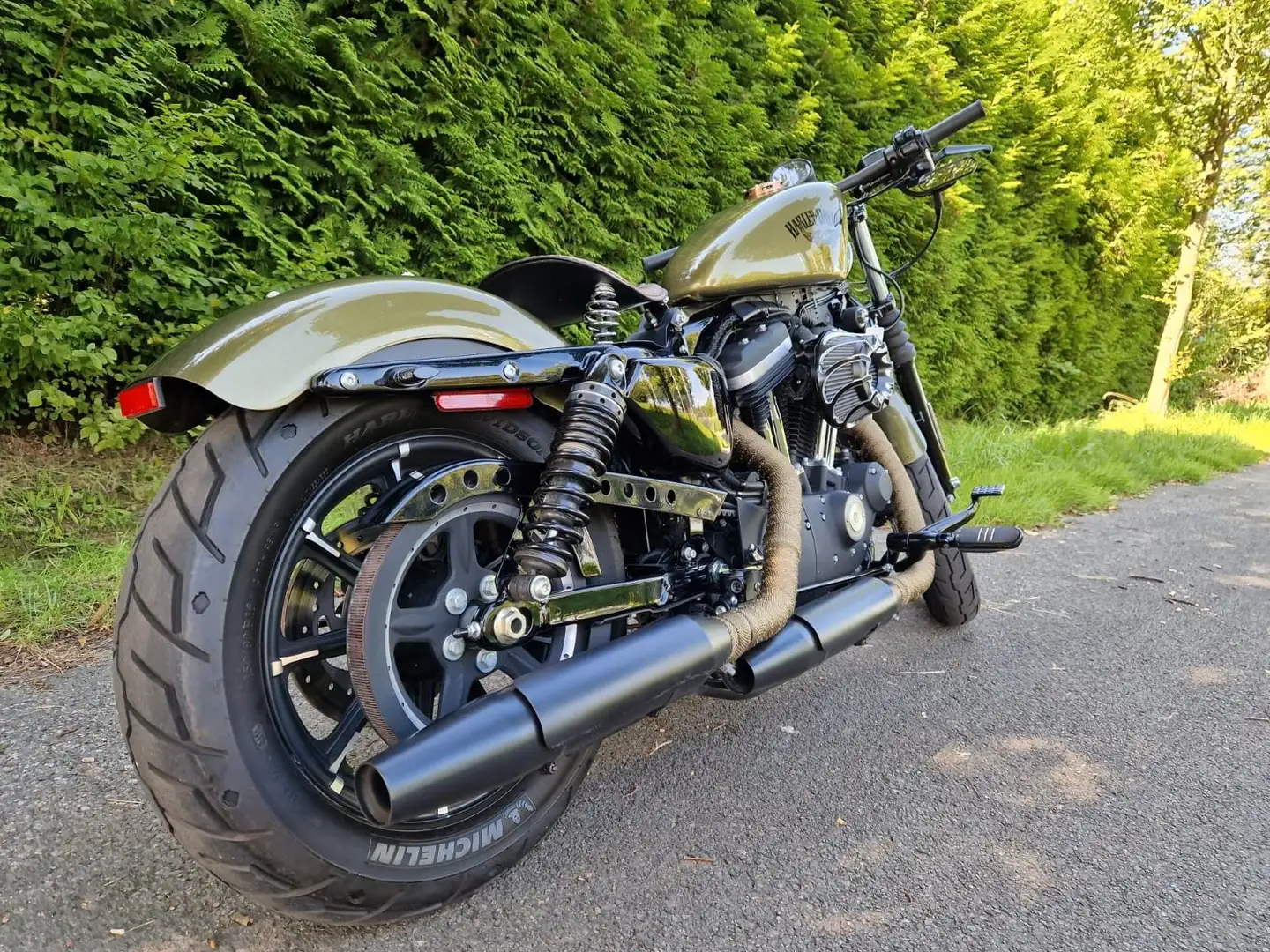 Harley-Davidson XL 883 N Verde - 2