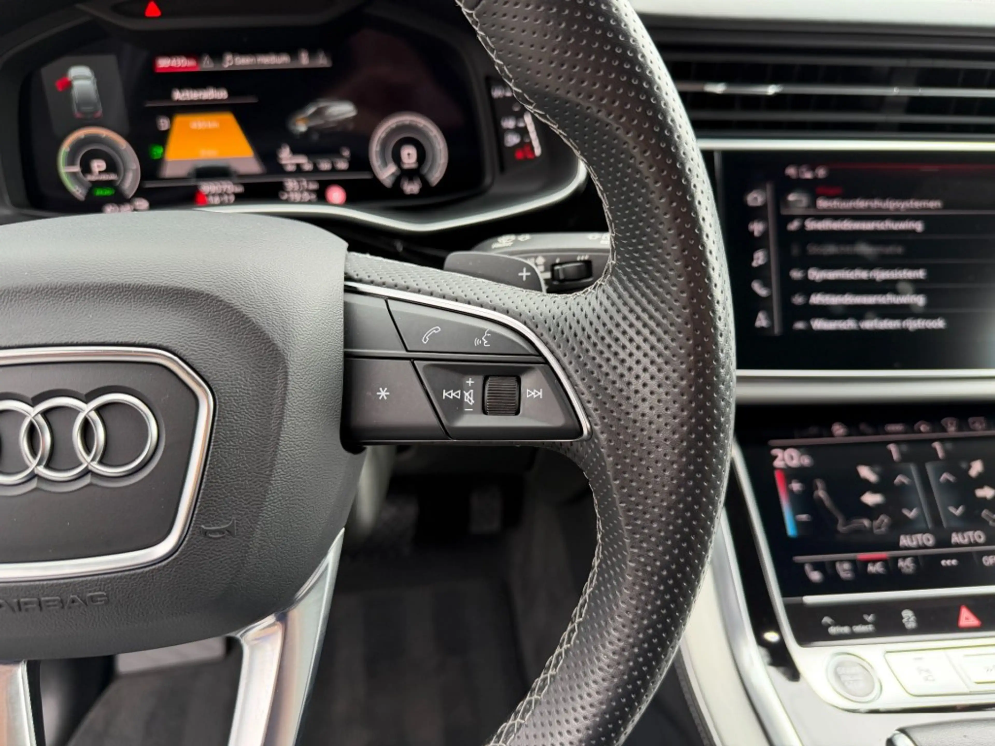Audi Q7 60 TFSI-E 492PK QUATTRO COMPETITION S LINE PANO 36 — photo 16