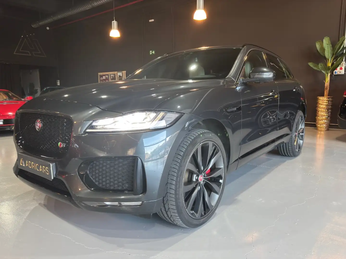 Jaguar F-Pace 3.0TDV6 S Aut. AWD Gris - 2