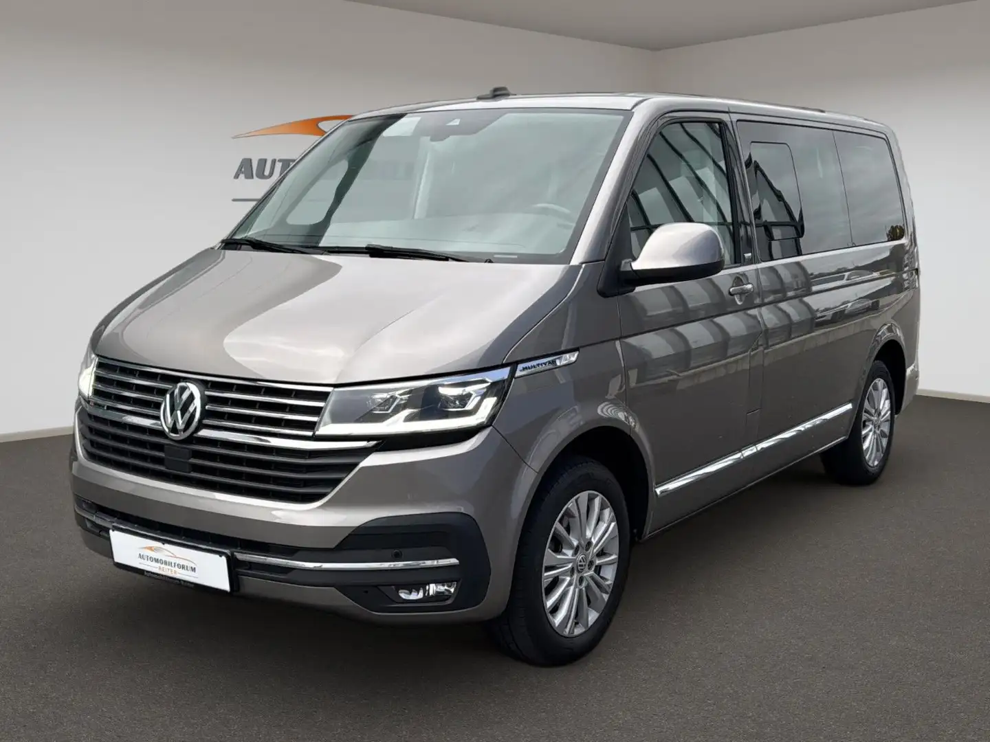 Volkswagen T6 Multivan T6.1 Multivan Generation Six 4 Motion Stand AHK Gris - 1