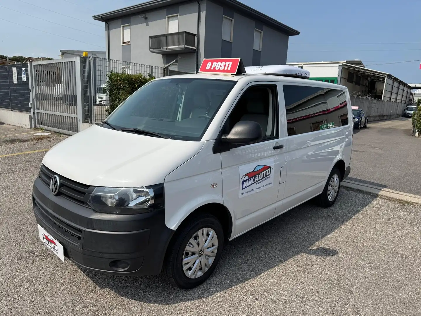 Volkswagen Transporter KOMBI 9 POSTI 75KW 2000cc ARIA CONDIZIONATA Bianco - 1