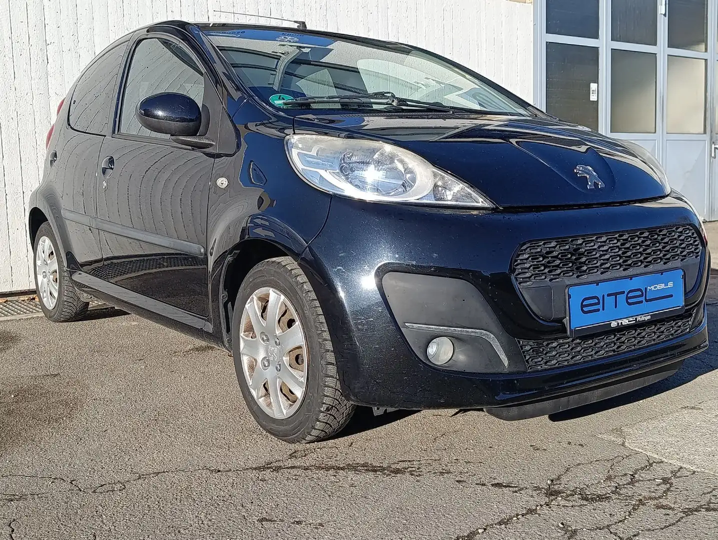 Peugeot 107 Active Klima 4 Türig Schwarz - 2