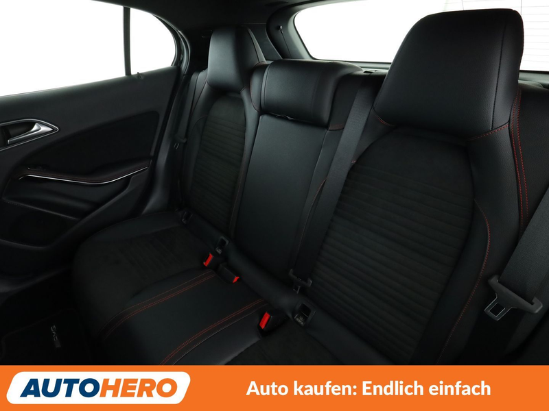 Mercedes-Benz GLA 200 AMG Line*NAVI*TEMPO*PDC* — photo 14