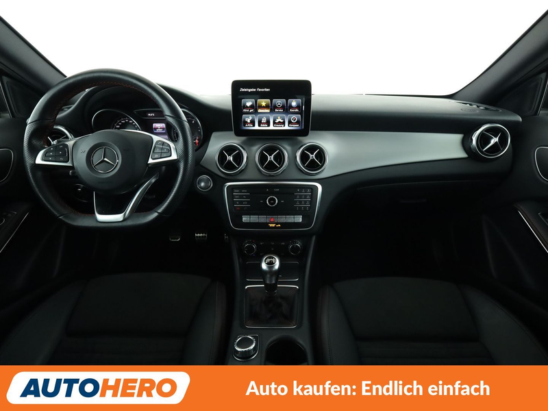 Mercedes-Benz GLA 200 AMG Line*NAVI*TEMPO*PDC* — photo 12