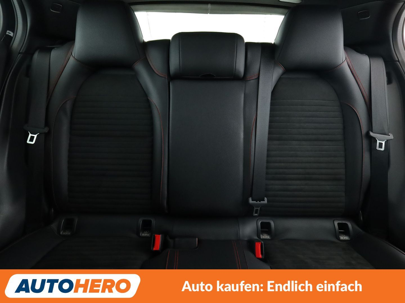 Mercedes-Benz GLA 200 AMG Line*NAVI*TEMPO*PDC* — photo 15