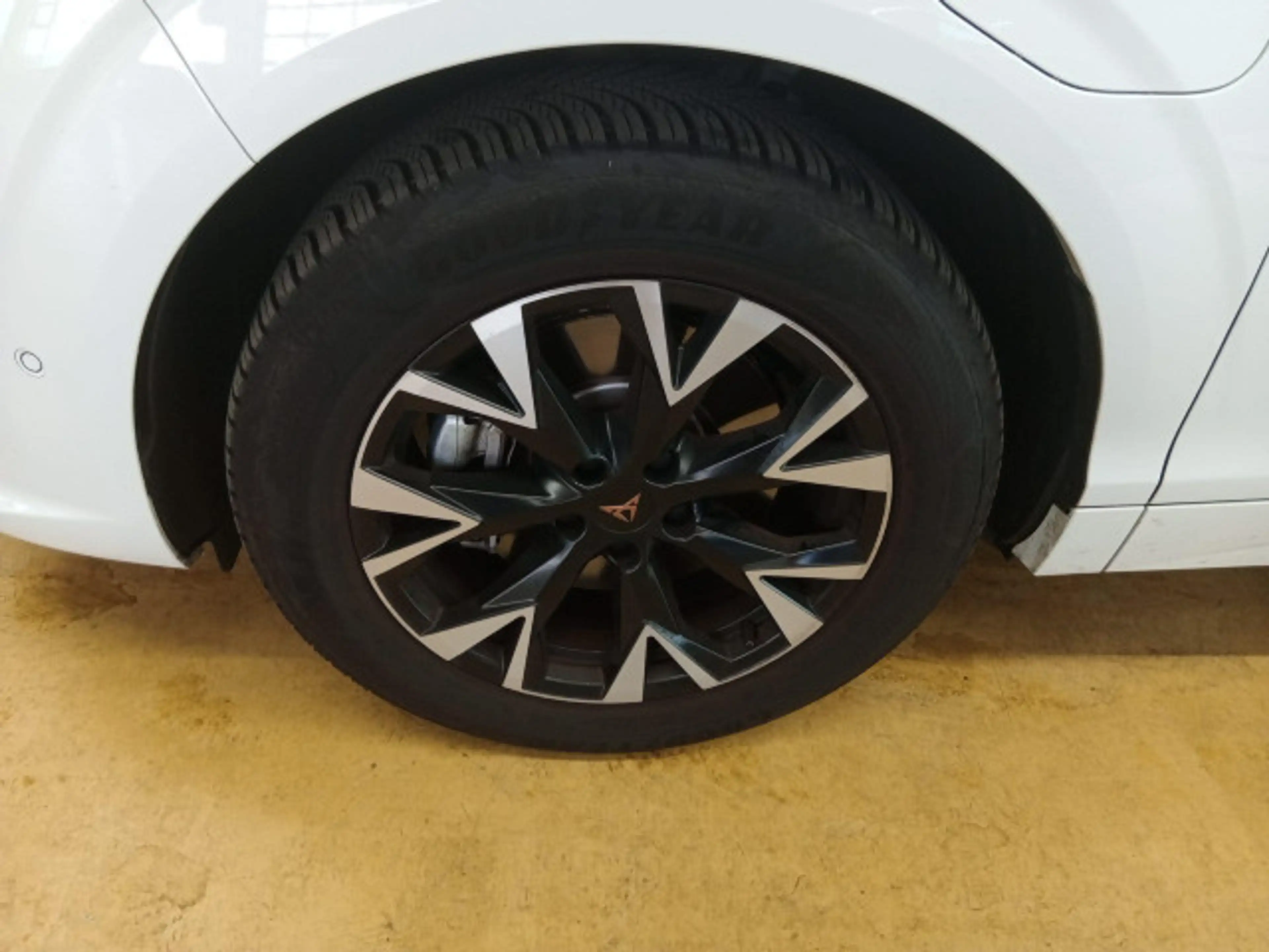 CUPRA Terramar 1.5e-Hybrid Navi LED Kamera Sitzheizung — photo 6