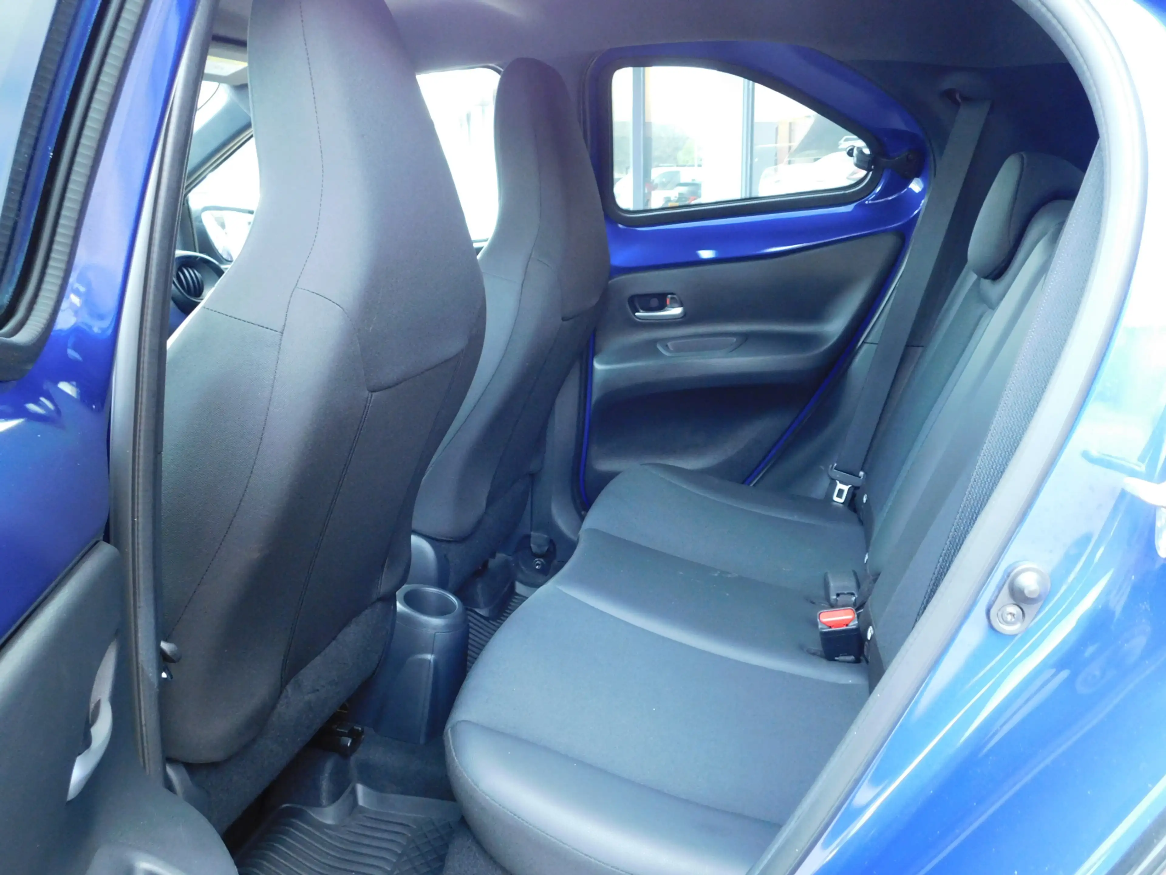 Toyota Aygo X 1.0 VVT-i MT Envy | JBL | PDC — photo 16