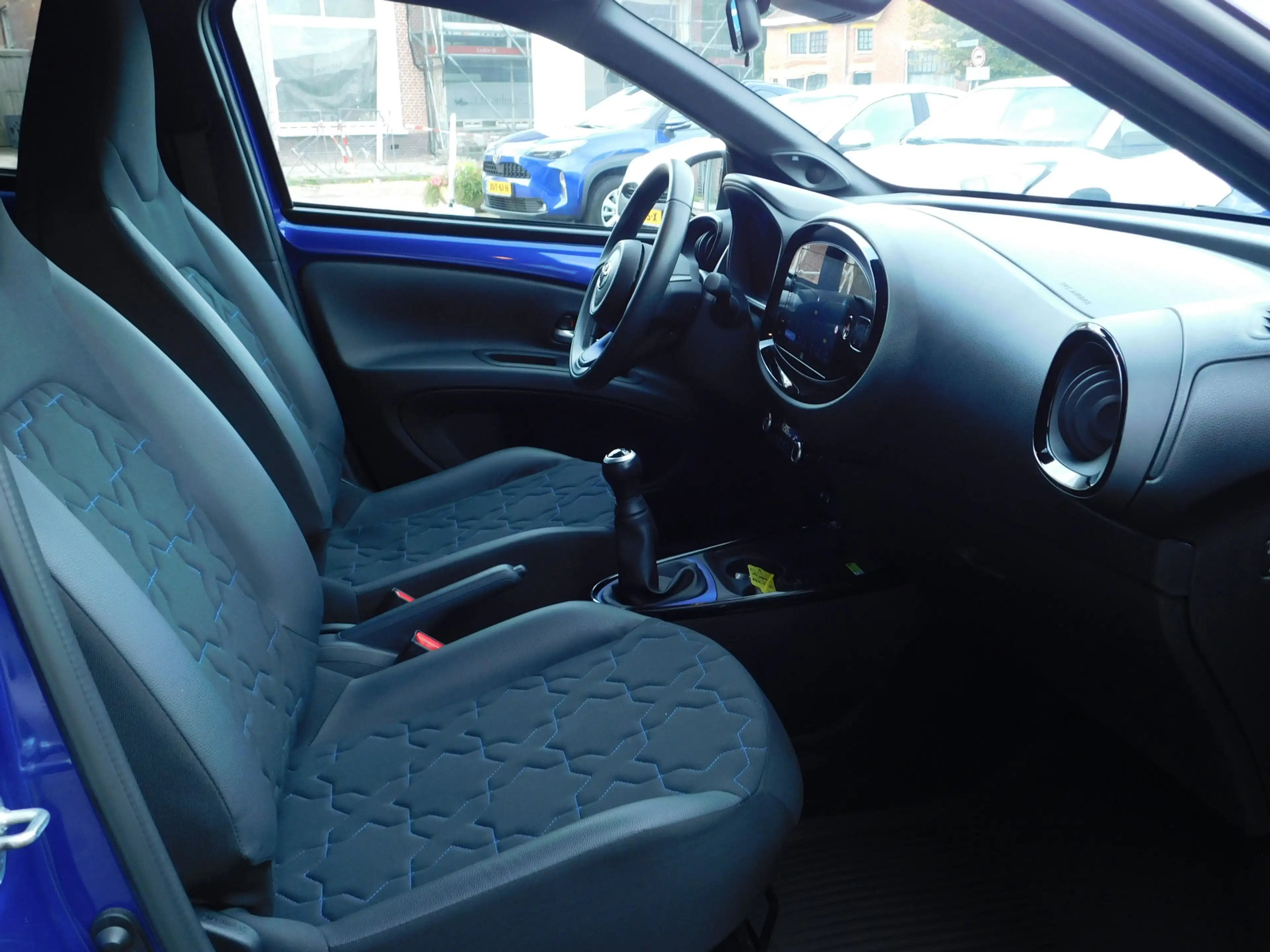Toyota Aygo X 1.0 VVT-i MT Envy | JBL | PDC — photo 14