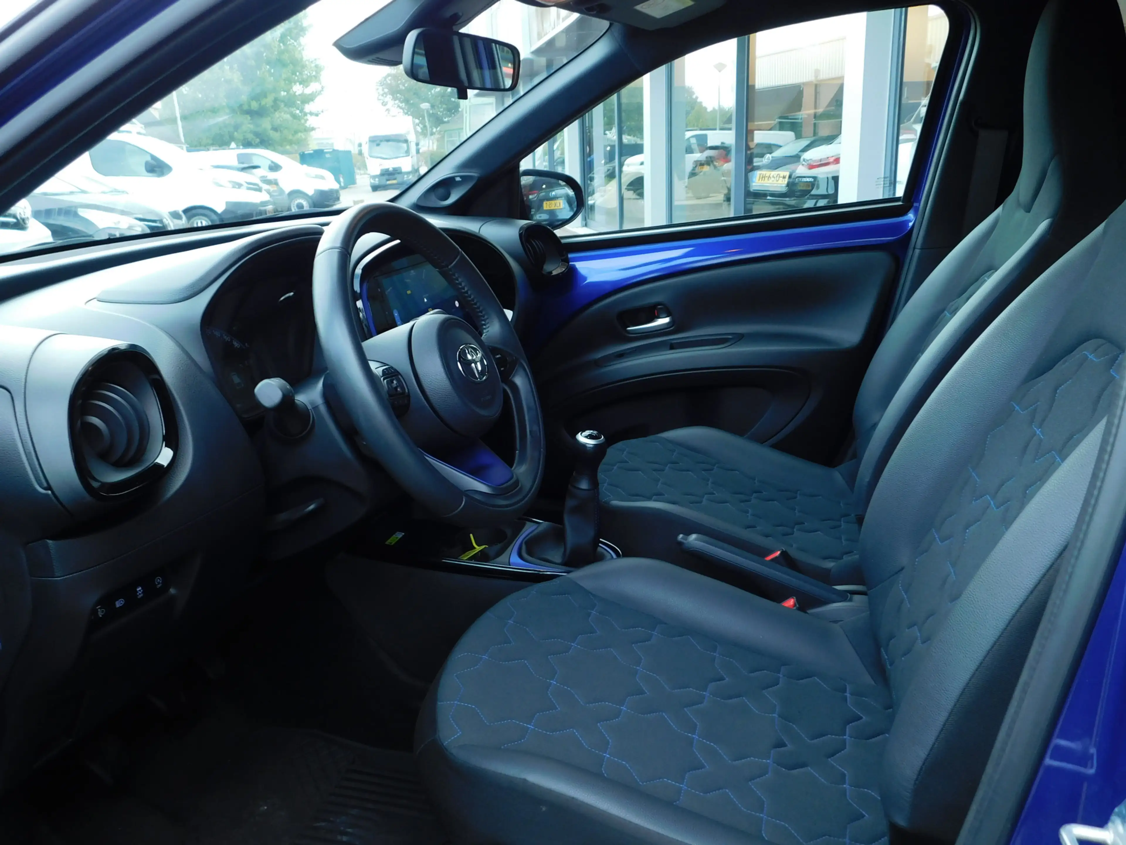 Toyota Aygo X 1.0 VVT-i MT Envy | JBL | PDC — photo 12