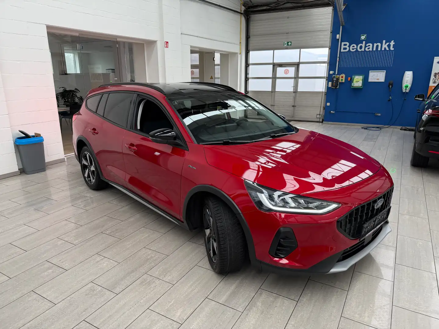 Ford Focus EcoBoost mHEV Active X AUT Rot - 2