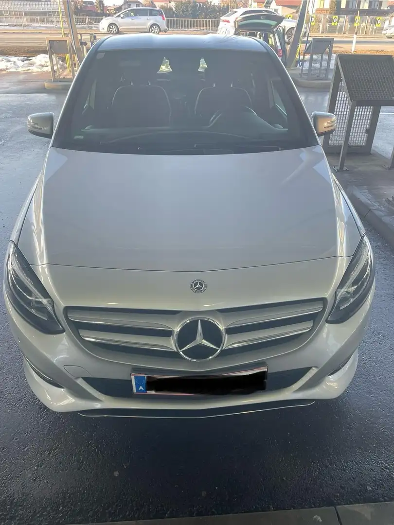 Mercedes-Benz B 180 d Urban Silber - 1