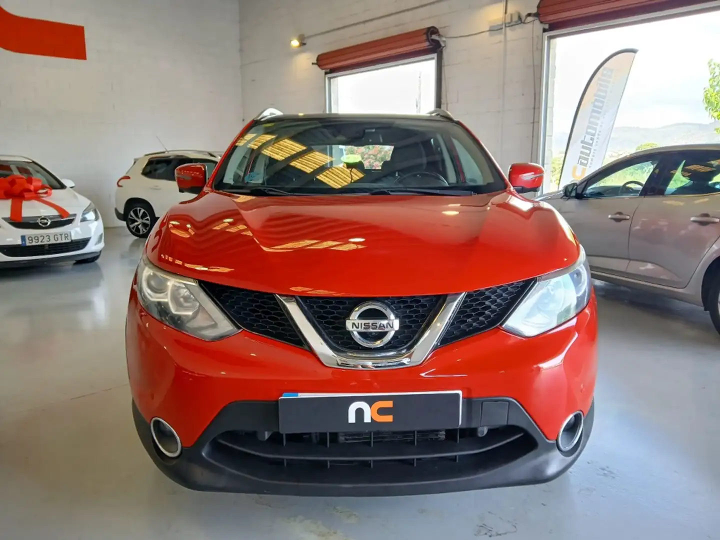 Nissan Qashqai 1.2 DIG-T N-Connecta 4x2 XTronic Rojo - 2