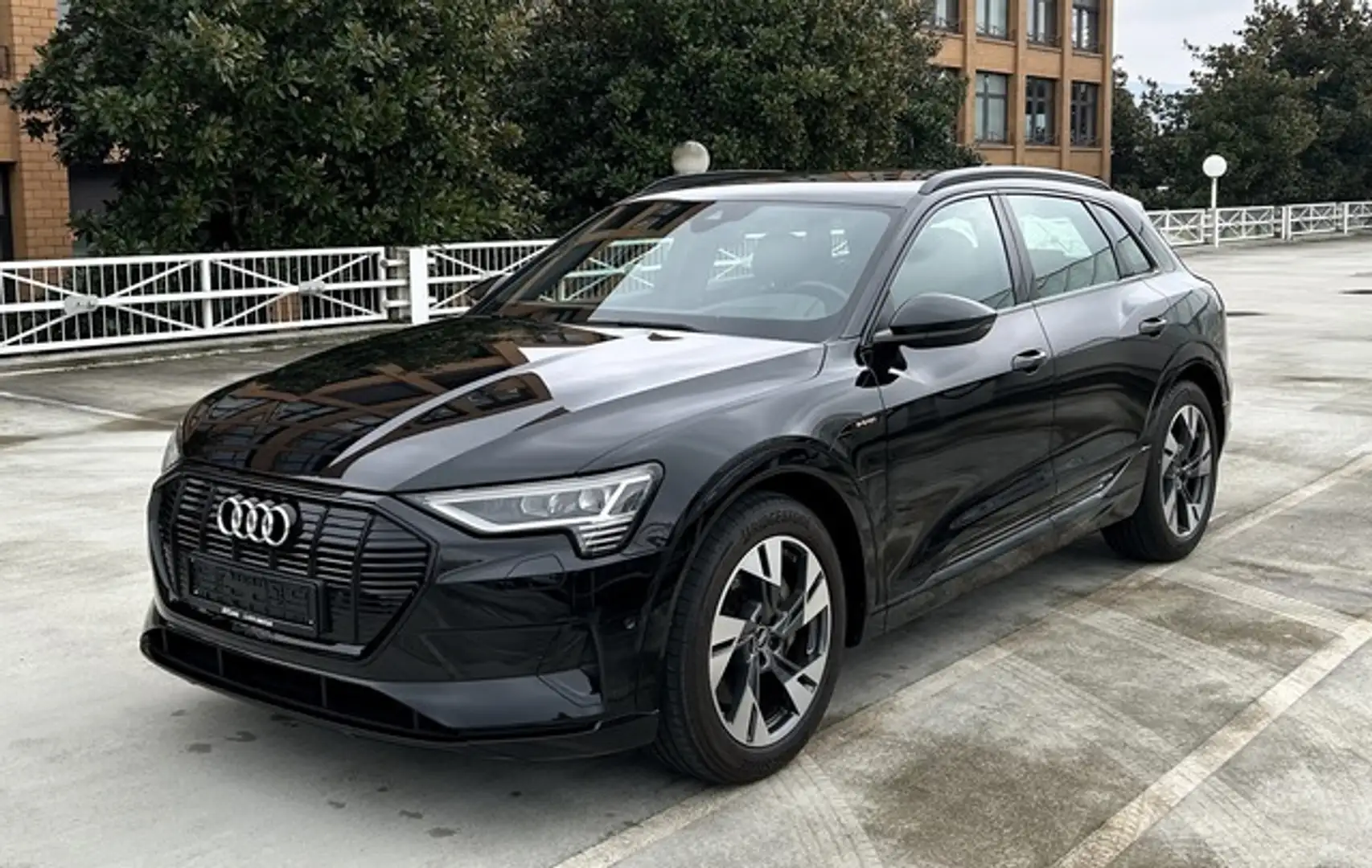 Audi e-tron 55 quattro advanced NP: 104T¤ Noir - 1