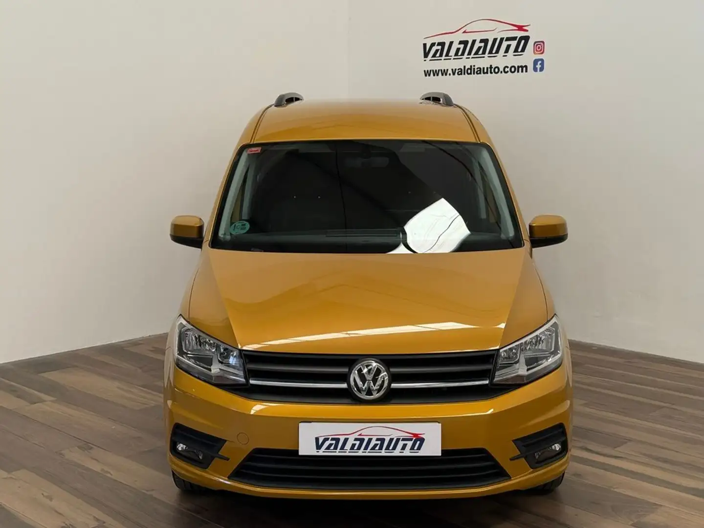 Volkswagen Caddy Maxi Beach 2.0 TDI 75kW (102CV) BMT Amarillo - 2