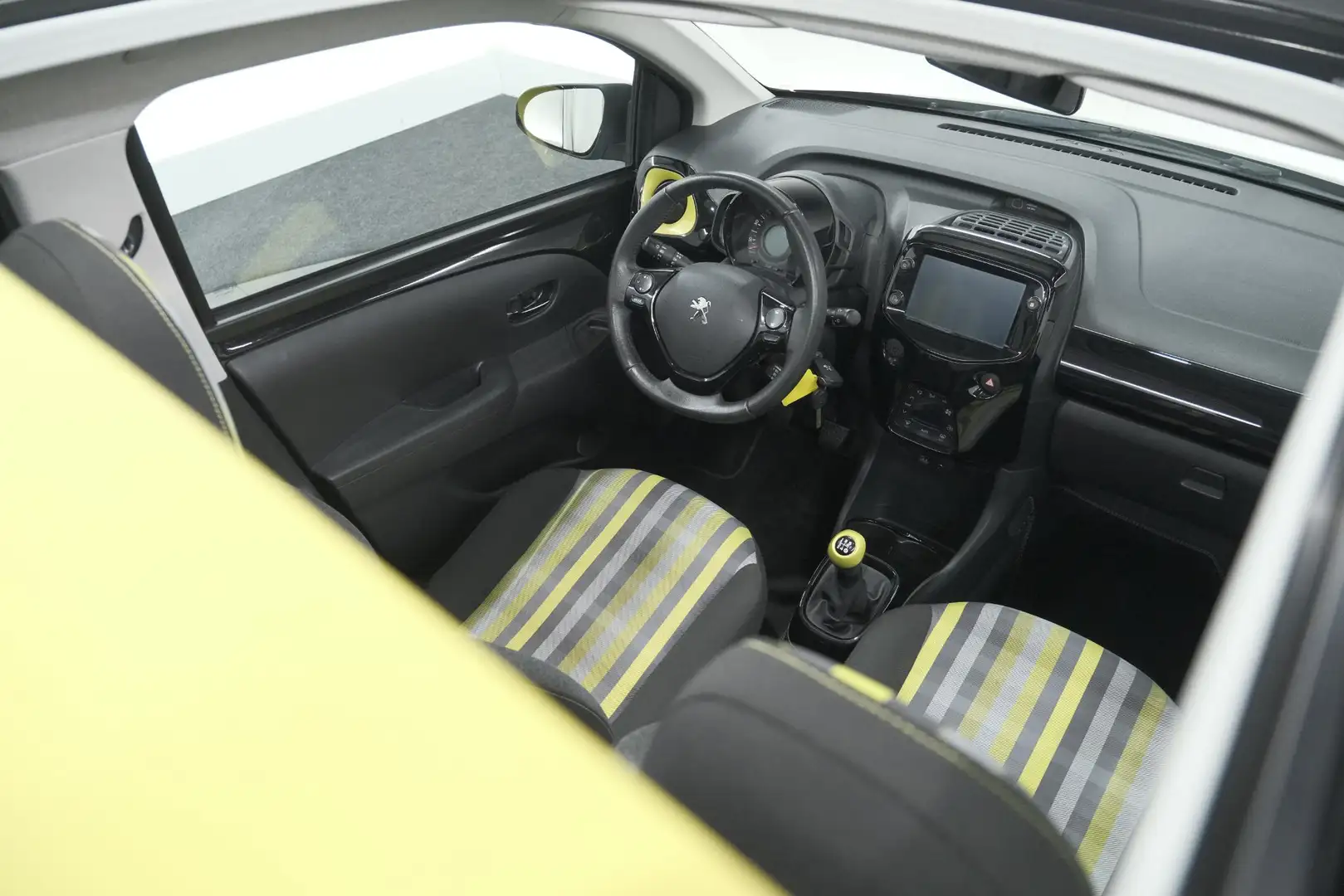 Peugeot 108 1.0 e-VTi Collection TOP! | Elektrisch Vouwdak | A Zwart - 2