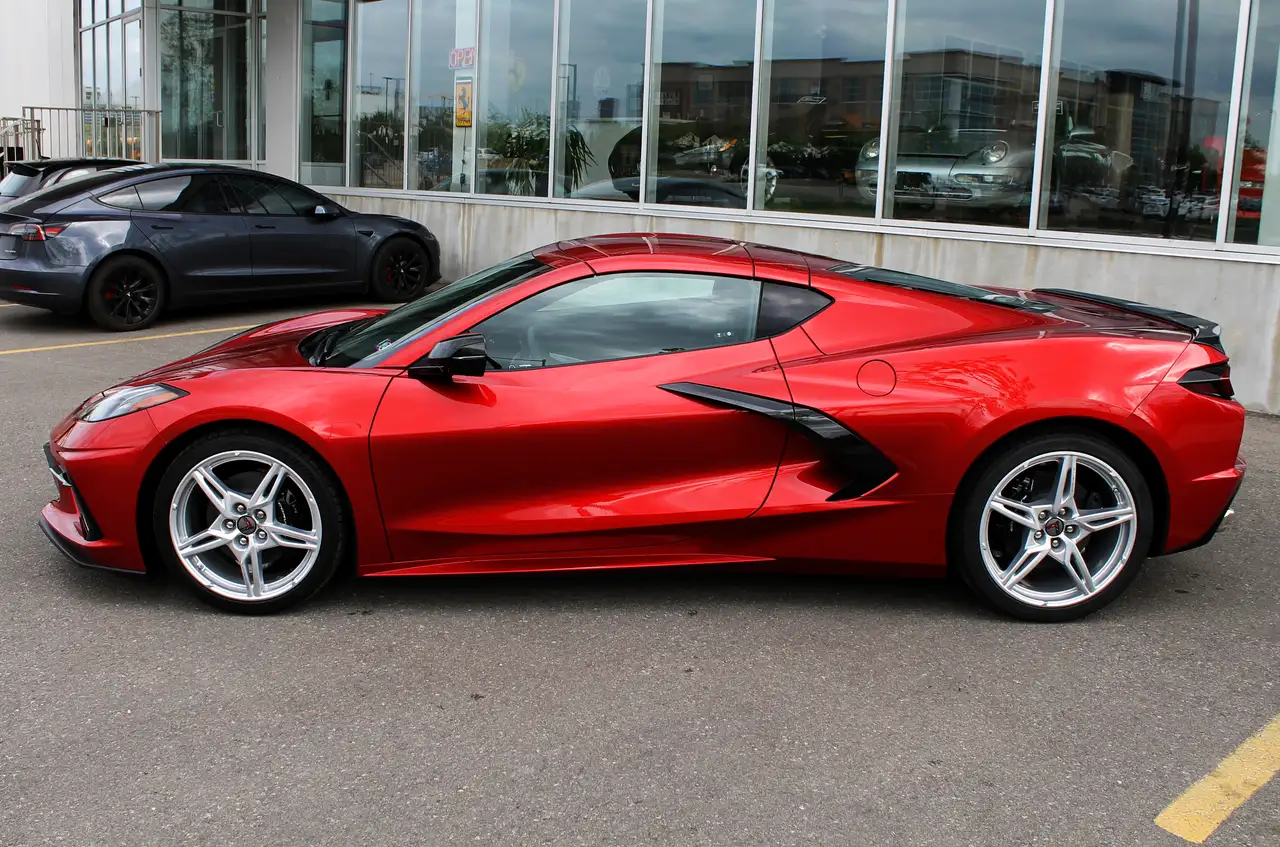 Chevrolet Corvette снимка Chevrolet Corvette