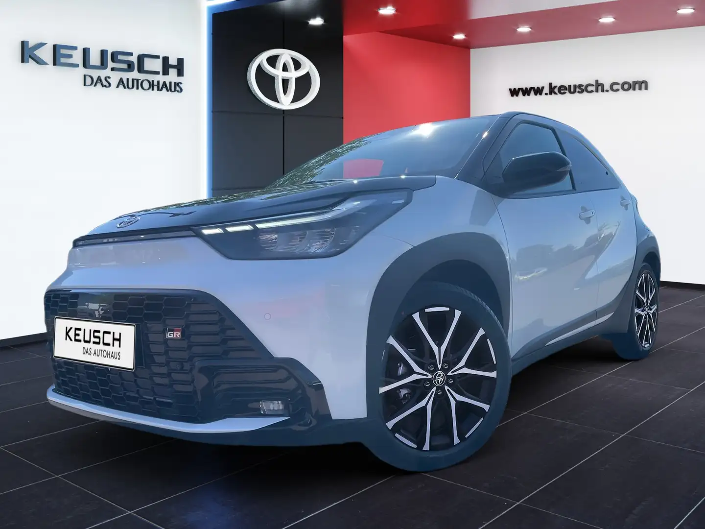 Toyota Aygo X Aygo X 5-Türer GR SPORT 1,5 l Hybrid Stufenlose Au Weiß - 1