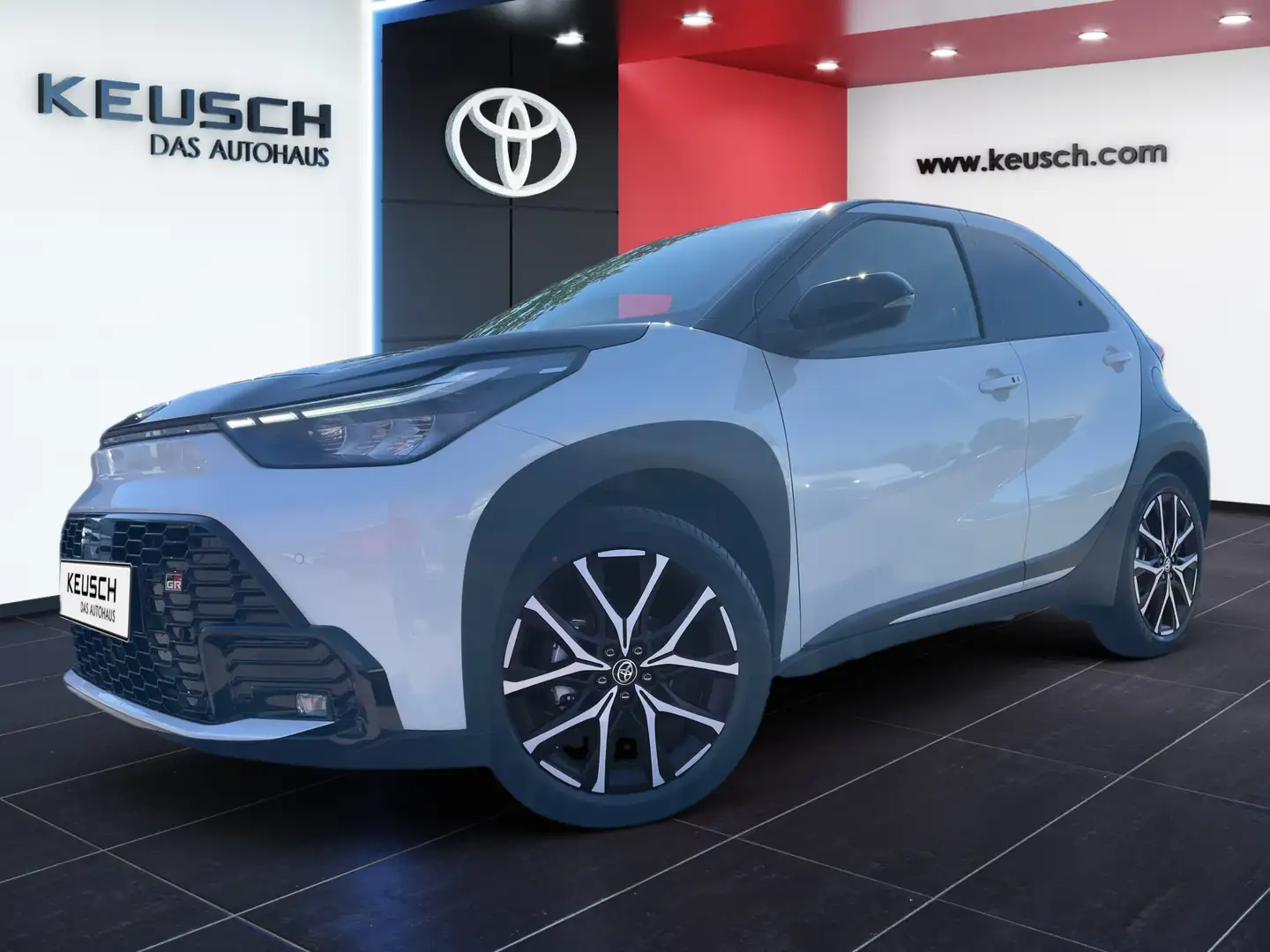 Toyota Aygo X Aygo X 5-Türer GR SPORT 1,5 l Hybrid Stufenlose Au Weiß - 2