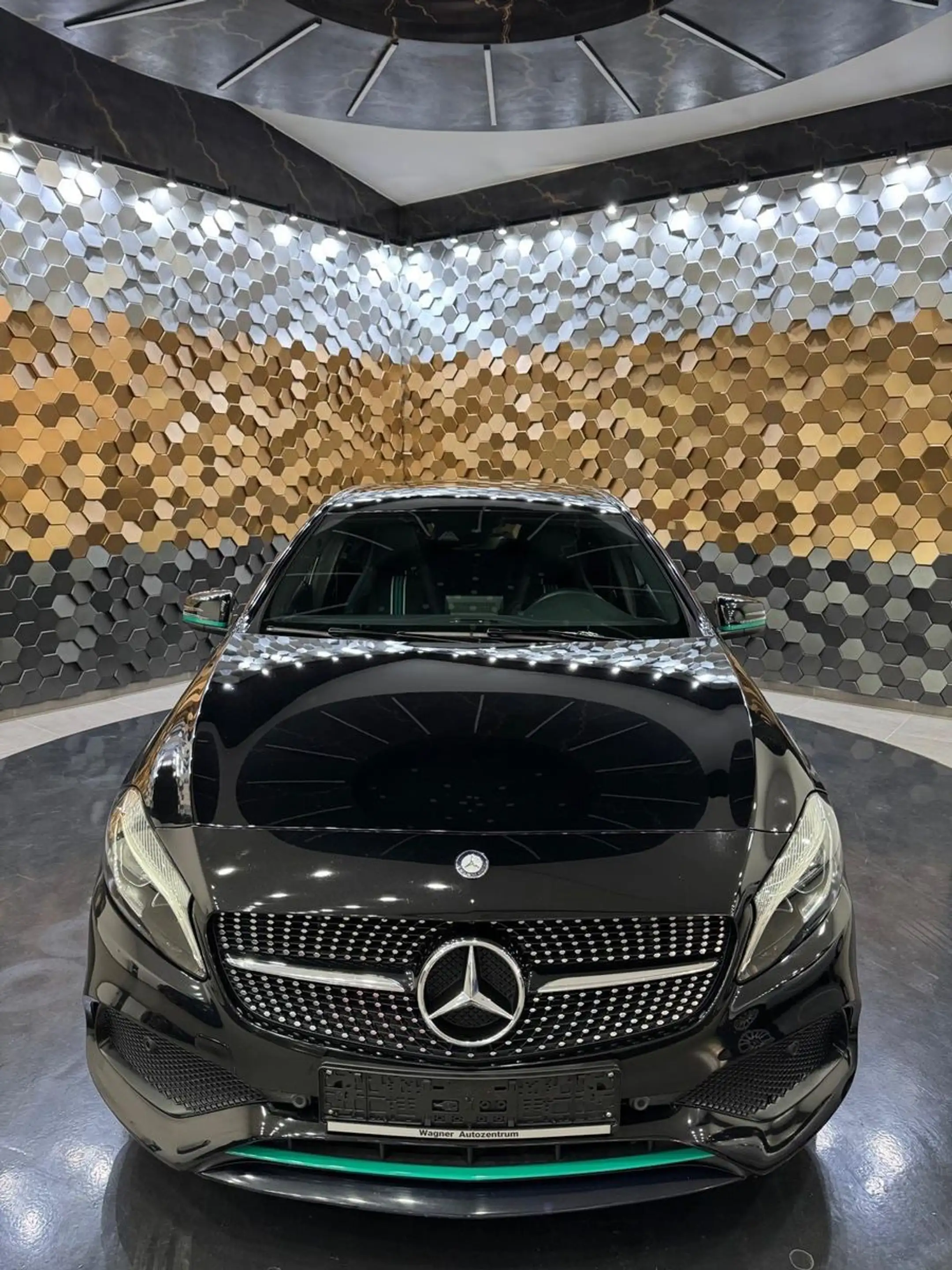 Mercedes-Benz A 250 /AMG-Paket/Motorsport Edition — photo 15