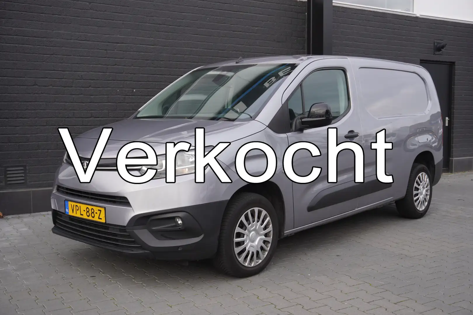 Toyota Proace City 1.5 D-4D 130PK L2 EURO 6 - Airco - Navi - Cruise - Argent - 1