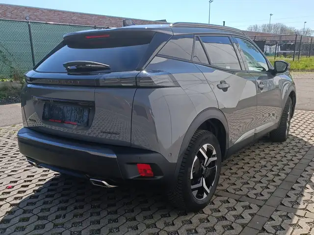 Peugeot 2008 view 3
