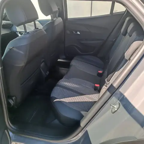 Peugeot 2008 view 7