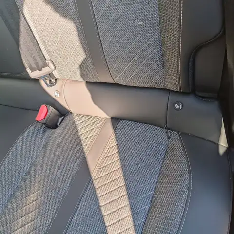 Peugeot 2008 view 8
