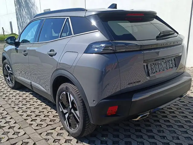 Peugeot 2008 view 4