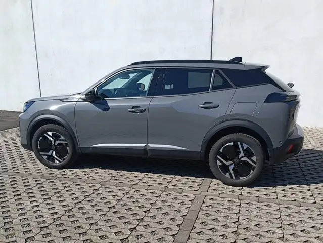 Peugeot 2008 view 5