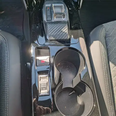 Peugeot 2008 view 11