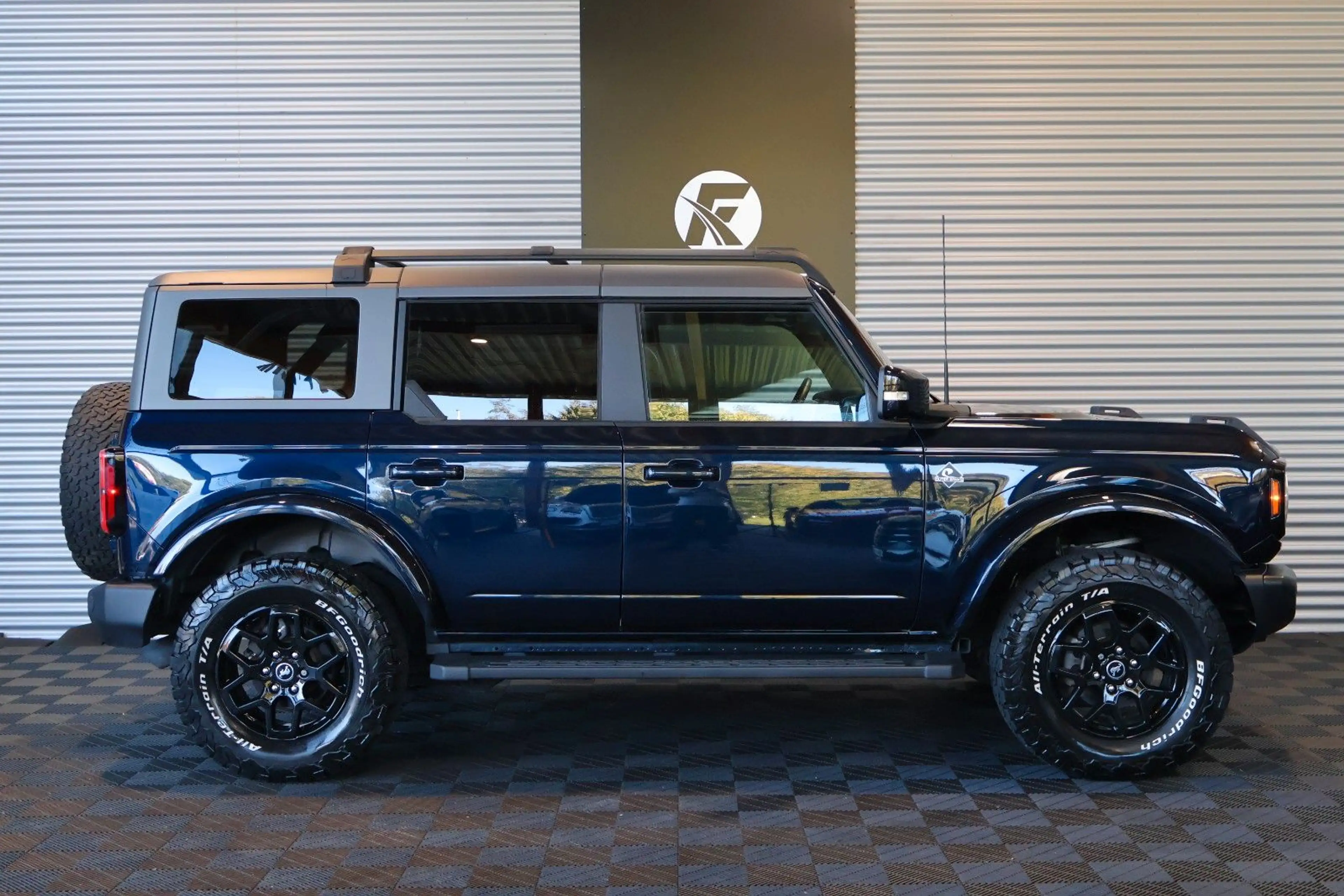 Ford Bronco OUTER BANKS 2.7L V6/4x4/360°/ACC/CARPLAY — photo 5