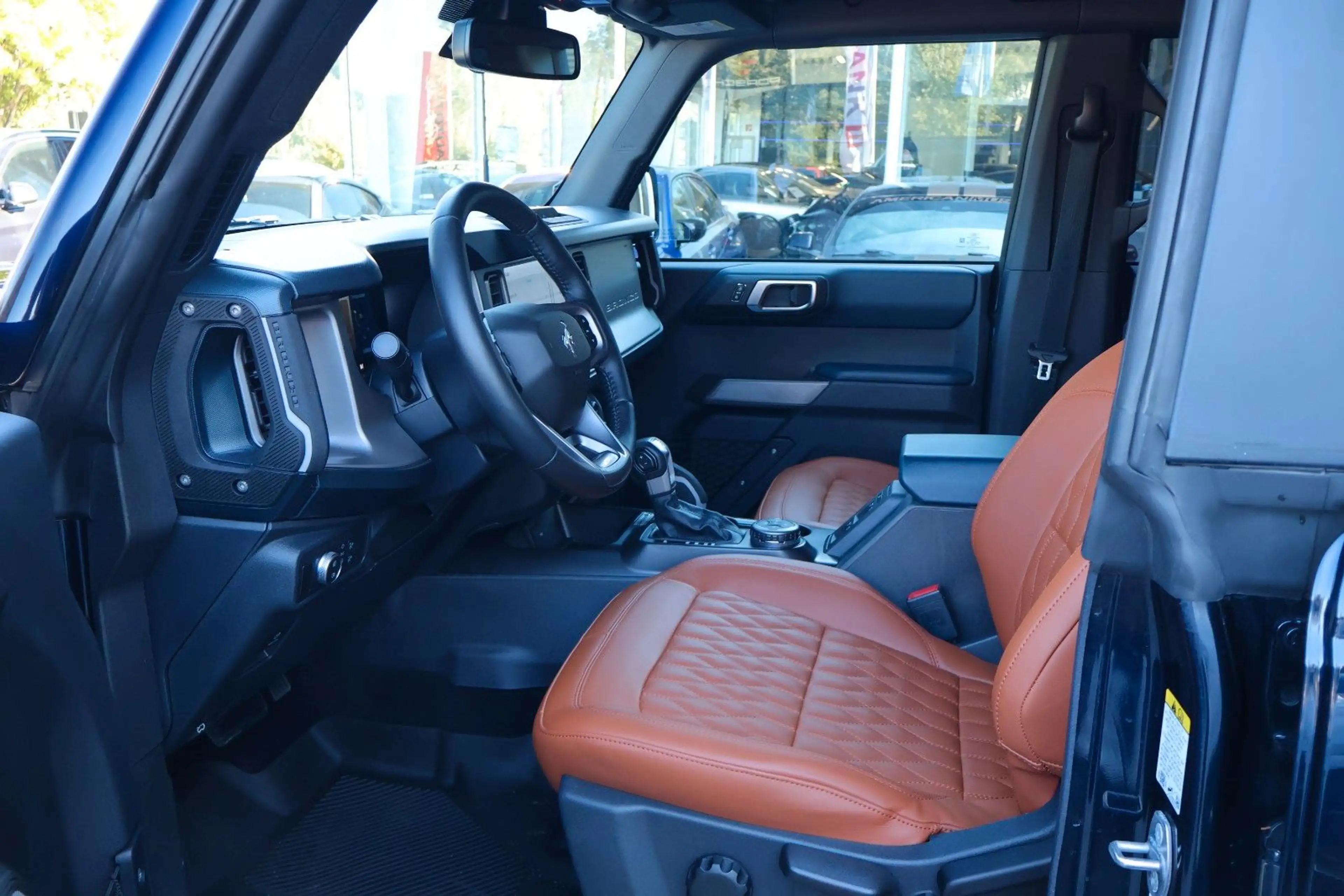 Ford Bronco OUTER BANKS 2.7L V6/4x4/360°/ACC/CARPLAY — photo 13