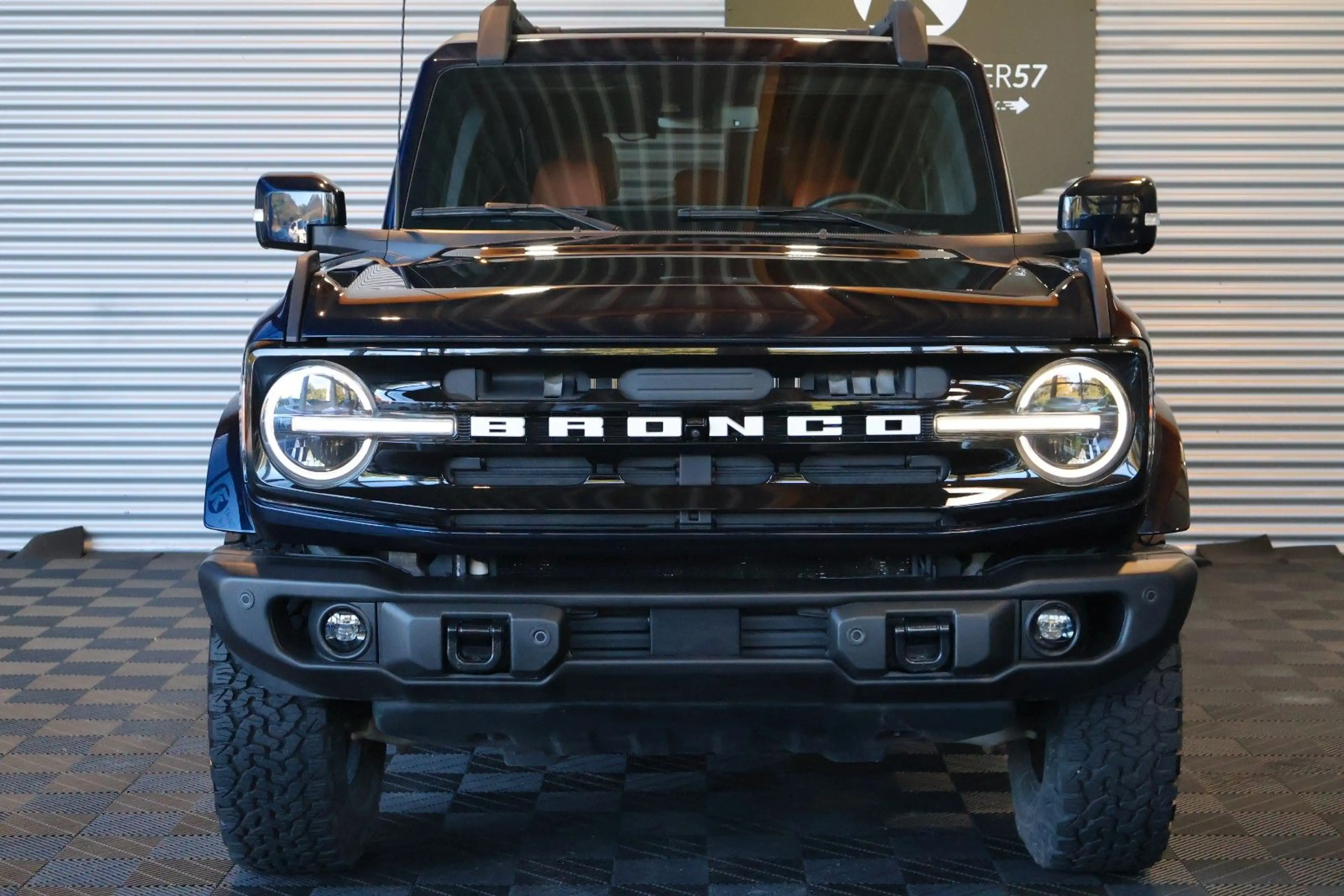 Ford Bronco OUTER BANKS 2.7L V6/4x4/360°/ACC/CARPLAY — photo 4