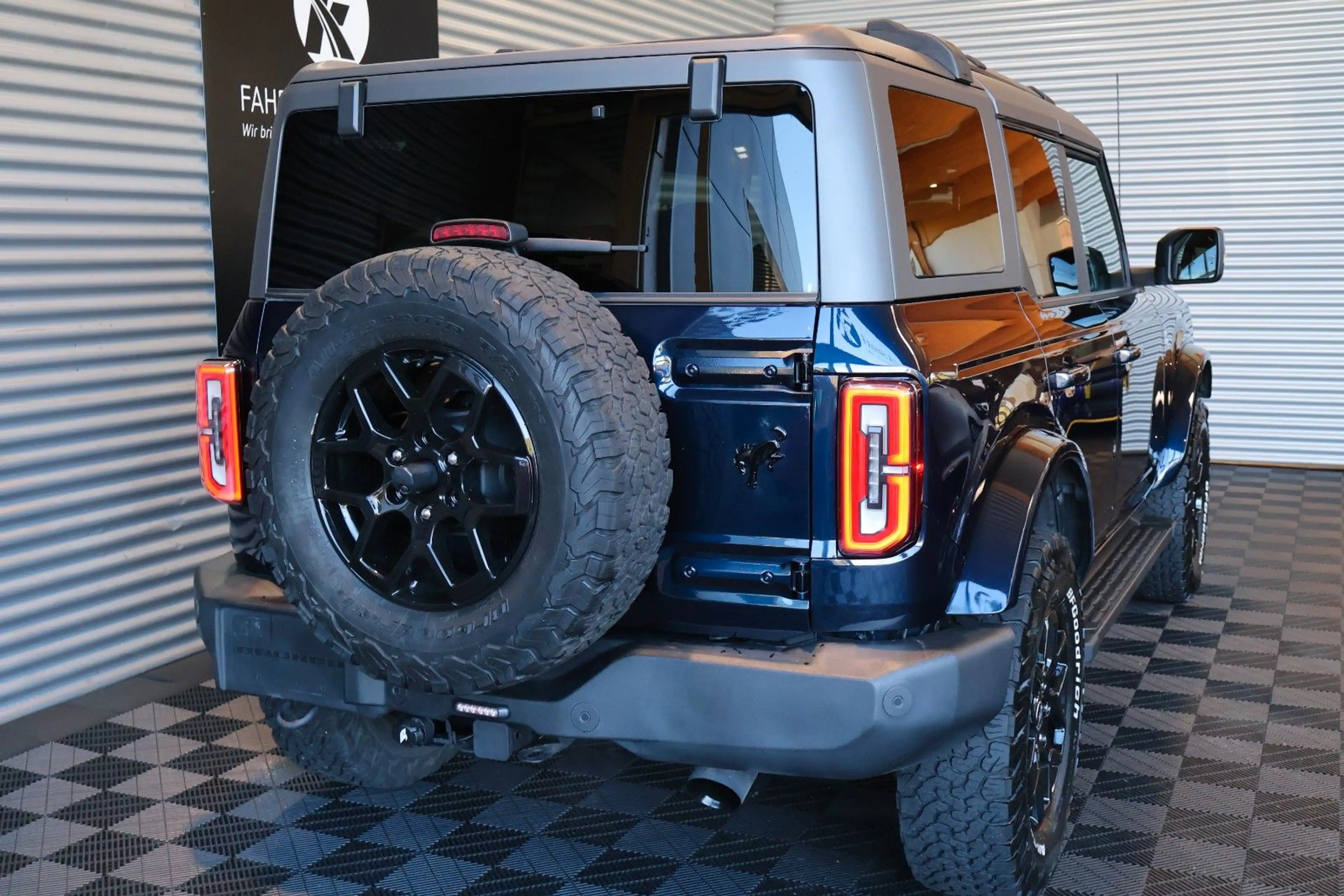 Ford Bronco OUTER BANKS 2.7L V6/4x4/360°/ACC/CARPLAY — photo 8