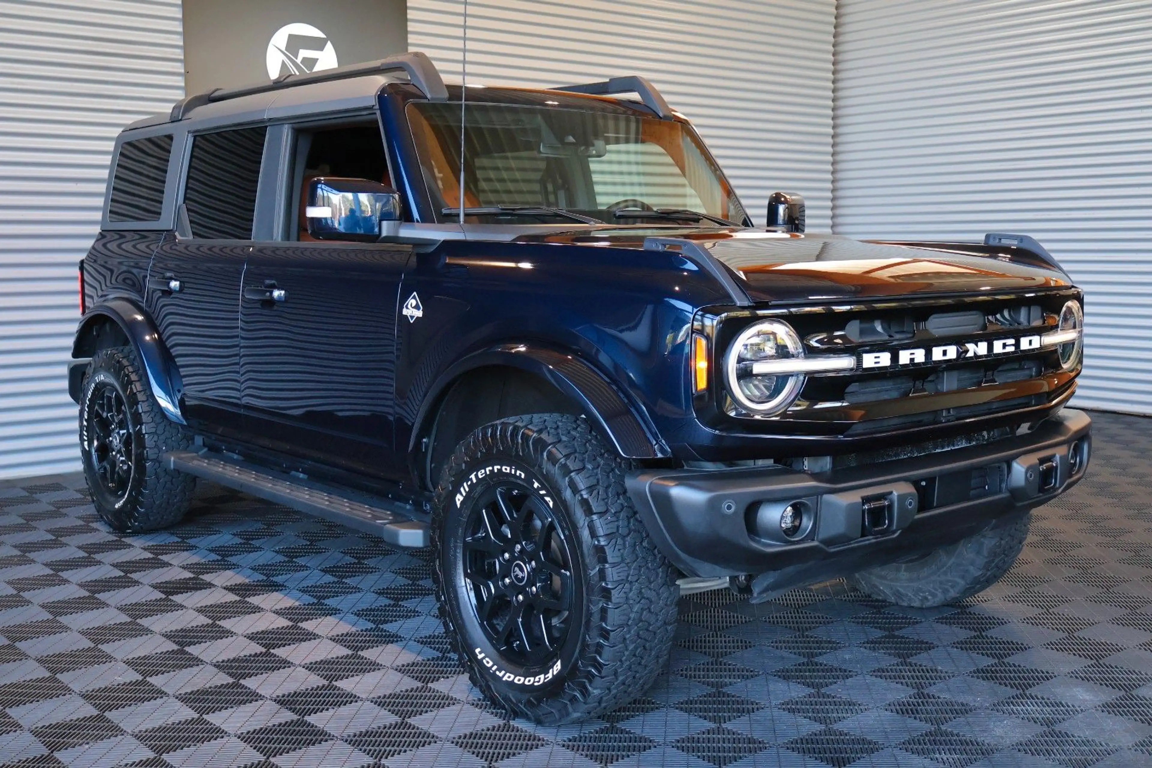 Ford Bronco OUTER BANKS 2.7L V6/4x4/360°/ACC/CARPLAY — photo 6
