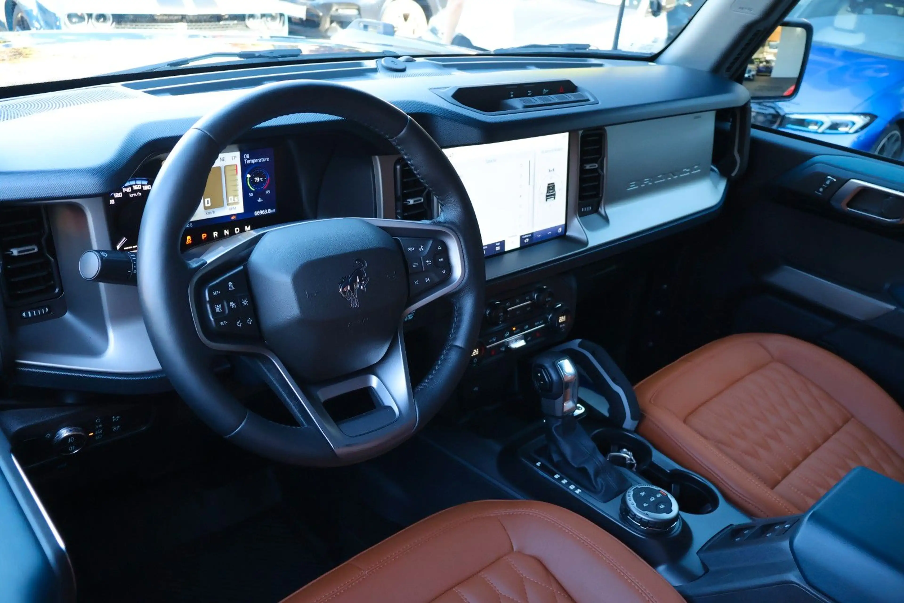 Ford Bronco OUTER BANKS 2.7L V6/4x4/360°/ACC/CARPLAY — photo 14